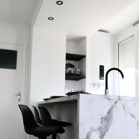 Appart- Hotel Love Room Yschool Troyes Exteriör bild